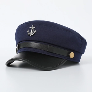 Kapitänsmütze aus dunkelblauer Wollmischung mit schwarzem Lederschirm und Anker-Emblem