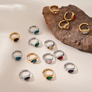 Boucles d'oreilles cœur en acier avec pierres colorées en forme de goutte