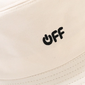 Cappello a secchiello in cotone bianco sporco con ricamo OFF e simbolo power