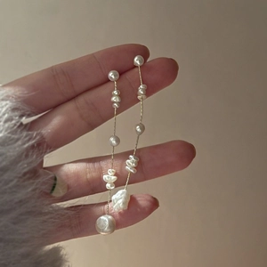 French vintage freshwater pearl tassel drop earrings in minimalist elegant gold style