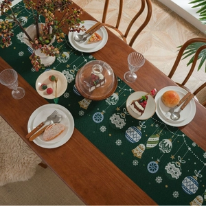 Christmas Table Runner Polyester Jacquard With Tassels Holiday Dining Party Home Decoration Santa Claus Snowflakes Pattern