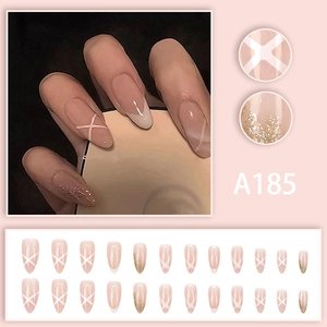 Französische Mandel-Kunstnägel in Nude-Rosa mit weißen Linien und goldenem Glitzer