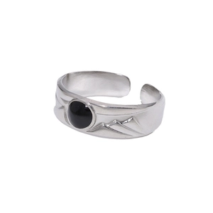 Adjustable silver titanium ring with black enamel gemstone and mountain relief pattern