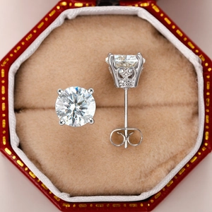 Elegant classic crown flower stud earrings with round brilliant cut cubic zirconia gems