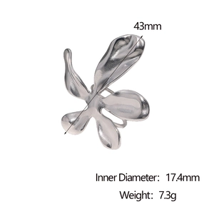 Detailed size chart showing petal-shaped ring dimensions and 7.3g weight specifications
