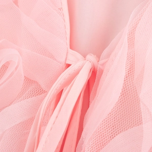 Haut rose en maille 3D à col en V avec dentelle délicate et détail de ruban à nouer