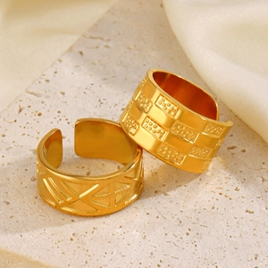 French vintage 18K gold plated stainless steel geometric chain rings with etched patterns