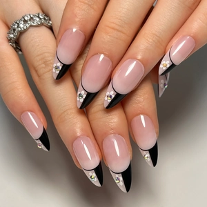 French Style Almond Press On Nails Black Geometric Splicing Long Fake Nail Tips With White Flowers And Rhinestones Elegant