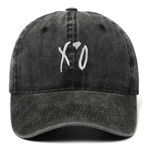 Casquette de baseball en coton lavé noir avec broderie XO blanche à l'avant