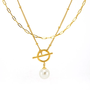 Collier double rang en acier inoxydable doré avec perle blanche et fermoir à bascule