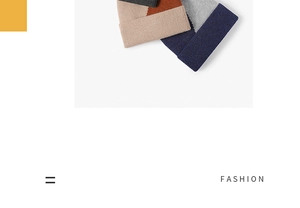 Nahaufnahme dicker Strickmützen im Patchwork-Design für winterliche Wärme