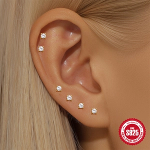 Minimalist S925 sterling silver four-claw stud earrings set with sparkling cubic zirconia