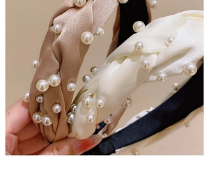 Détails de bandeaux tressés en satin avec perles en couleurs champagne et crème