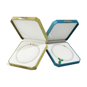 Octagonal velvet pearl necklace gift box in green and blue with white lining