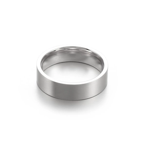 Bague minimaliste en acier titane argenté de 6mm avec fini mat brossé et intérieur poli lisse