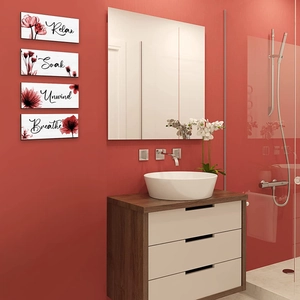 Détail de décoration murale de salle de bain avec Relax Soak Unwind Breathe en bois