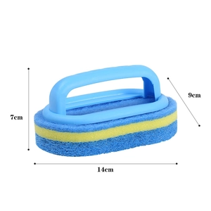Detail showing 14cm x 9cm x 7cm dimensions of the ergonomic blue cleaning sponge brush