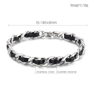 Détail d'un bracelet de 190 mm en acier inoxydable argenté et cuir de vachette tressé