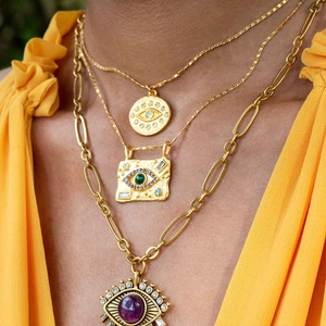 Collane a strati in oro 18k con malocchio, pietre naturali e pendente in zircone