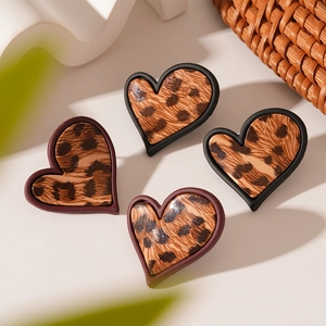 Boucles D'oreilles Puces Cœur Rétro Motif Léopard Alliage Avec Tige D'oreille En Argent Pour Femme Bijoux Mode
