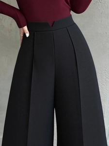 Schwarze Damen-Anzughose mit hohem Bund, V-Ausschnitt an der Taille und weitem Bein