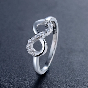 Anello infinito elegante in argento sterling S925 con pavé di zirconi scintillanti