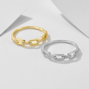 S925 sterling silver chain link ring with pavé zircon stones in gold and silver finish
