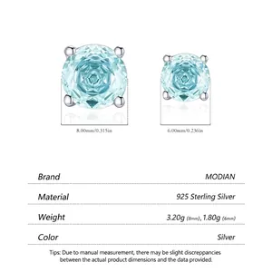 Orecchini in argento 925 con cristalli azzurri nelle misure di 6 mm e 8 mm