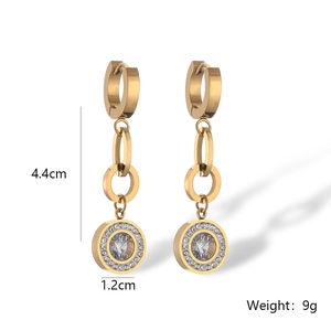Detailed view of gold geometric heart earrings with dimensions 4.4cm and weight 9g