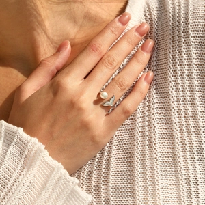 Elegant S925 sterling silver mermaid tail ring with pearl and shell for women