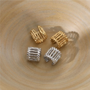 Minimalist 316 stainless steel wavy ear cuffs in gold and silver for non-pierced ears
