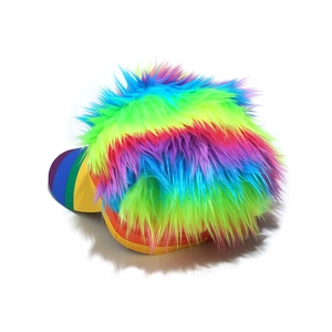 Pantoufle en peluche arc-en-ciel avec fourrure synthétique colorée et semelle