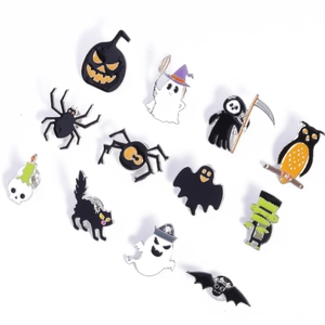Halloween enamel pin set with 12 motifs including pumpkins, ghosts and owls for sweaters