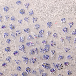 Holografische Quallen-Nagelsticker mit blau-violettem Farbverlauf und Laser-Effekt