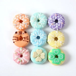 Lot de 9 modèles de beignets en résine couleur macaron avec gravure et perles