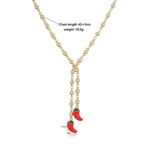 Goldene Perlenkette mit roten Chili-Anhängern und 45+5 cm verstellbarer Kette