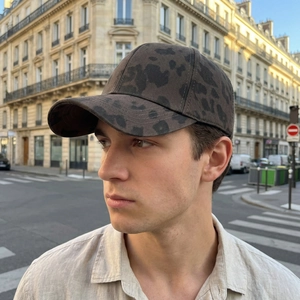 Men's leopard print baseball cap in dark brown cotton with a curved brim for sun protection