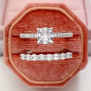Elegant AAA zircon silver ring set with round centerpiece in a velvet jewelry box