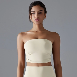 Sleeveless beige tube top yoga set with side ruching and high-elasticity sports fabric