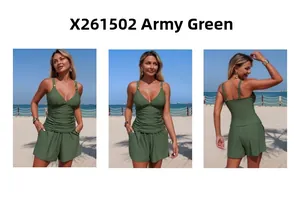 Tankini vert armée à col en V avec anneaux dorés et short vu sous plusieurs angles extérieurs