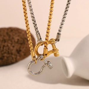 Two-tone 18K gold plated stainless steel box chain necklace with horseshoe pendant