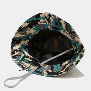 Chapeau bob camouflage à large bord avec mentonnière grise réglable pour le plein air