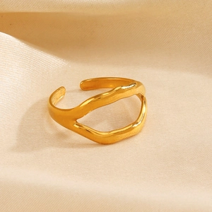 Minimalist 18K gold plated stainless steel ring with wavy liquid metal design