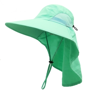 Chapeau de soleil vert menthe avec protège-nuque et empiècements en mesh respirant
