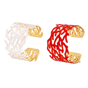 Bracelet corail évidé en acier doré avec finitions en émail blanc et rouge