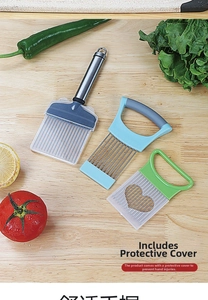 Kitchen onion slicer holder set with stainless steel needles and protective sleeves