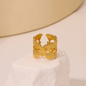 Bague ouverte motif feuille de ginkgo en acier inoxydable plaqué or 18 carats texturé