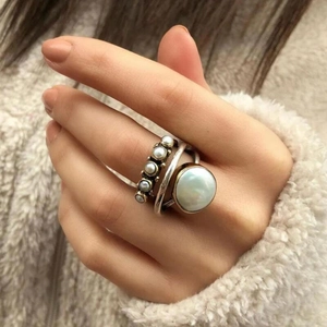 Vintage Artificial Pearl Ring For Women Retro Alloy Stackable Finger Rings Bohemian Jewelry Open Adjustable Large Faux Artificial Pearl