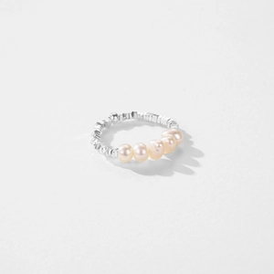S925 sterling silver ring featuring five natural pearls and hammered metal texture