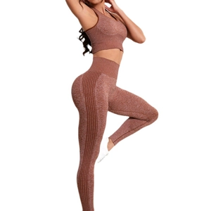 Nahtloses Yoga-Set mit High-Waist-Leggings und Sport-BH in Rostbraun meliert